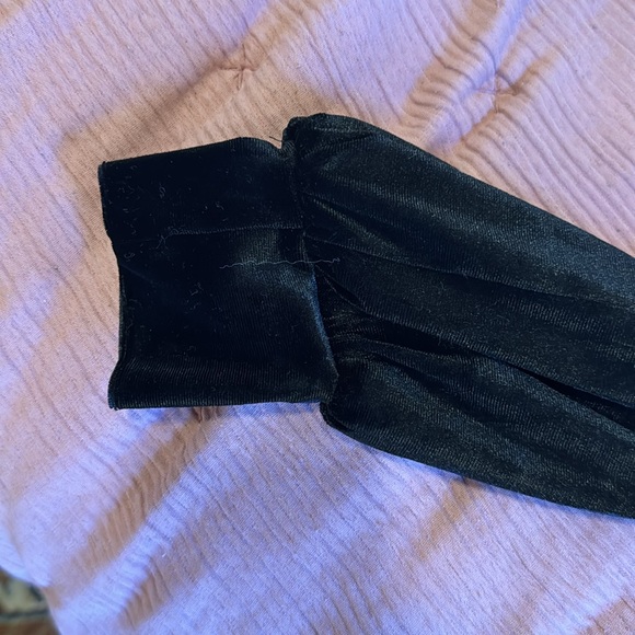 velvety going out top 🐈‍⬛ - Picture 3 of 4